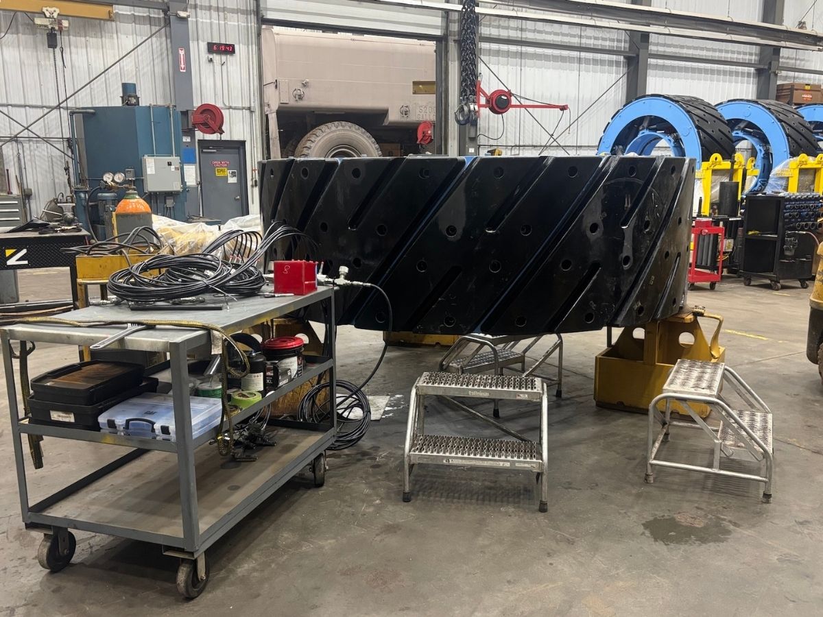Individual tread segment replacement